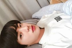 Xúc động trước 'sự tích' chiếc gối mà Jin BTS luôn kè kè bên người