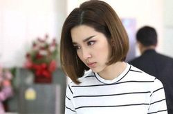 Màn 'dằn mặt' đáng gờm của cô vợ: Chồng gãy chân nằm nhà kêu la, trách móc vợ bỏ đi chơi, cô chỉ cười vạch bụng khoe đủ khiến chồng tái mặt