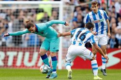 Sociedad 2-2 Barca: Messi nhạt nhòa, Barca gặp bất lợi trước thềm Siêu kinh điển