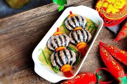 Ngon 'ngất ngây' với món cà tím nhồi thịt chiên sốt tỏi cho bữa cơm cuối ngày