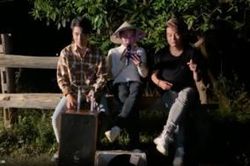 Keys và Đóm đang rần rần share clip gì: K-ICM và Jack đưa nhau đi trốn, lên rừng ngân nga Bolero