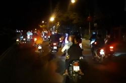 Trắng đêm truy bắt ''quái xế'' đua xe