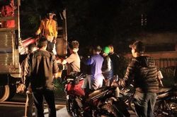Vây bắt 300 ''quái xế'' đua xe làm loạn trong đêm