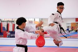 Mãn nhãn màn trình diễn của các võ sĩ trong kỳ thi thăng đẳng Taekwondo ở Hà Nội