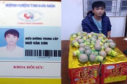 Điều dưỡng viên vận chuyển pháo nổ