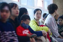 Không khí Hà Nội ô nhiễm, trẻ nhỏ nhập viện tăng cao