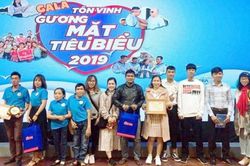 Những bình thường lấp lánh…