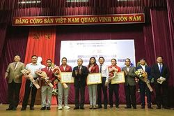 Tặng thưởng cho HLV, VĐV Huế có thành tích xuất sắc tại SEA Games 30