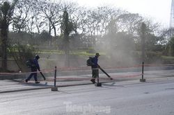 Hà Nội: Thi công vô trách nhiệm, dùng máy thổi bụi bay lên trời