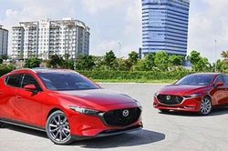 Mazda 3 'đè bẹp' Kia Cerato 2019 giá rẻ, Honda Civic đội sổ bán chậm phân khúc hạng C