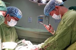 Cứu sống 2 bệnh nhân bị đâm thủng tim
