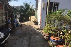 Hỗn chiến kinh hoàng ở TP.HCM, nam thanh niên bị đâm chết