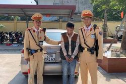Kiểm tra hành chính phương tiện giao thông, phát hiện lái xe tàng trữ ma túy