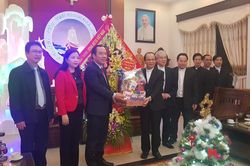Phó Chủ tịch Ngô Sách Thực chúc mừng Giáng sinh tại Thanh Hóa
