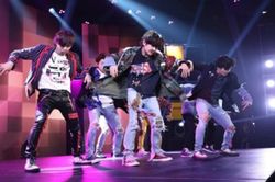 5 'fanchant' ấn tượng nhất của ARMY tại các màn hòa nhạc của BTS