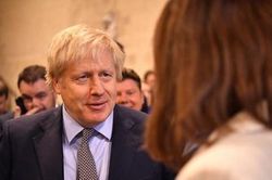 Ông Johnson sẽ ra luật buộc phải đạt được thỏa thuận với EU vào cuối năm sau