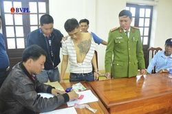 Người đàn ông xăm trổ tàng trữ hàng trăm viên ma túy