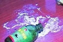 Chồng ép vợ uống thuốc diệt cỏ đến nguy kịch