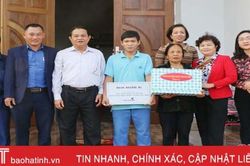 Bàn giao nhà nhân ái, nhà tình nghĩa cho các gia đình có hoàn cảnh khó khăn