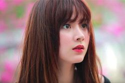 Ngày chồng mất, chị dâu tôi thất thần nhìn vào tờ giấy do một nhóm người đem tới đưa tận tay tiết lộ bí mật khủng khiếp của anh tôi