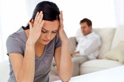 Bị cả nhà chồng quay lưng vì một bí mật không thể nói ra