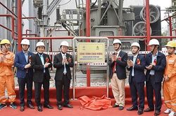 Gắn biển công trình trạm biến áp 110KV Yên Phụ - E1.8 thành trạm GIS