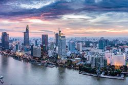 Tăng trưởng lạc quan nhưng cần thận trọng