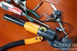 Bắt nóng kẻ dùng đoản khóa phá xe máy tại quán nhậu