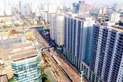 'Nhồi' cao ốc, quên hạ tầng