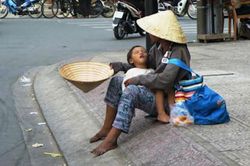 'Đại bản doanh' của giới ăn xin và đường dây chăn dắt chuyên nghiệp