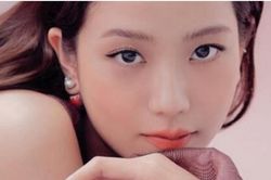 Jisoo Blackpink đẹp long lanh trên bìa tạp chí, tiết lộ đam mê mới