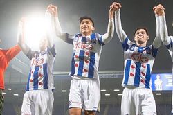 Văn Hậu có trận ra mắt Heerenveen; Messi 'nhớ' Ronaldo trước Siêu kinh điển
