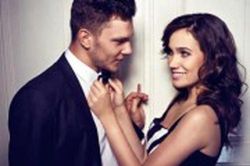 Trai đẹp trả giá vì thèm tiền của bà chủ hồi xuân