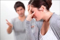 Không muốn sống chung nhà với người vợ 'bo bo' giữ tiền
