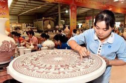 Làng nghề gốm Chu Ðậu - điểm du lịch hấp dẫn