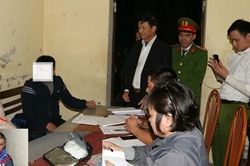 Bắt 2 đối tượng vận chuyển 2 bánh heroin trên Quốc lộ 21