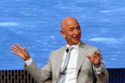 Amazon của tỷ phú Jeff Bezos chiếm lĩnh thị trường thế giới bằng cách nào?