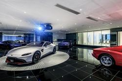 Bên trong garage ô tô của giới siêu giàu