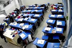 Những thiệt hại đầu tiên sau trận động đất ở Tứ Xuyên, Trung Quốc
