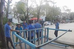 Nhóm người lạ chặn cửa nhà dân ở TP.HCM