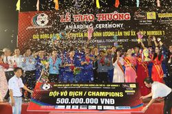 B.Bình Dương vô địch giải quốc tế trên sân nhà