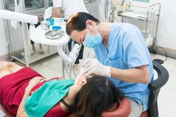 Nha sĩ chia sẻ kinh nghiệm phòng tránh biến chứng của 'răng khôn'