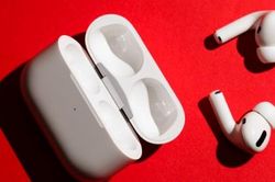 Apple cập nhật firmware cho AirPods 2 và AirPods Pro nhưng không cho biết cải tiến những gì