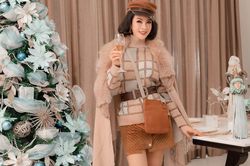 MC Thanh Mai khoe dáng gợi cảm trong biệt thự triệu đô mùa Giáng Sinh