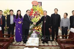 Lãnh đạo thành phố Hà Nội chúc mừng Giáng sinh các linh mục, tu sĩ và đồng bào Công giáo
