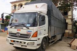 Thủ đoạn cất giấu hàng chục nghìn bộ đồ chơi trẻ em mang tính sát thương cao