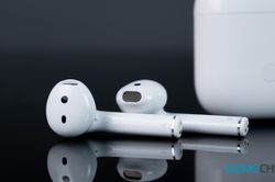 Trên tay mẫu tai nghe 'nhái' AirPods - Realme Buds Air
