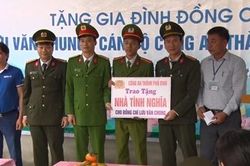 Công an TP.Vinh bàn giao nhà tình nghĩa cho chiến sỹ có hoàn cảnh khó khăn