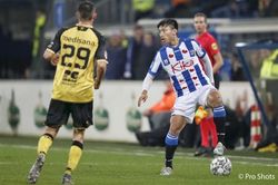HLV SC Heerenveen khen ngợi, đồng đội chỉ điểm yếu của Đoàn Văn Hậu