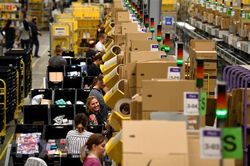 Nhà bán lẻ Amazon tự giao 3,5 tỷ kiện hàng trong năm 2019